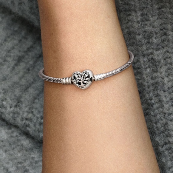 Pandora Family Tree Heart Clasp Snake Chain Bracelet - Picture 2 of 5